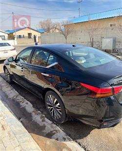 نيسان ألتيما